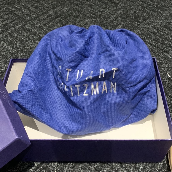 Stuart Weitzman - Picture 10 of 12